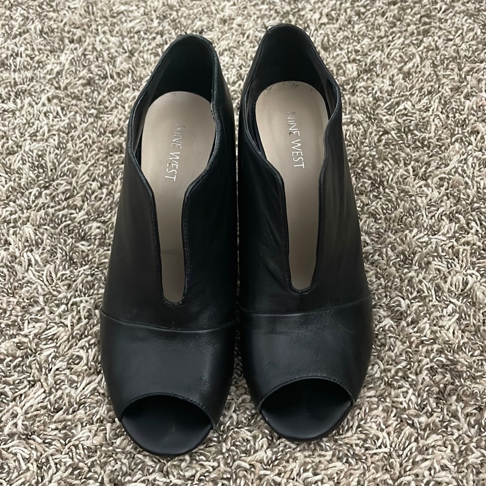 Nine West Women’s 9 Peep Toe Heel